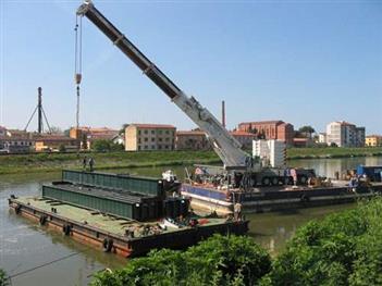 Ponte ferroviario sul fiume Arno